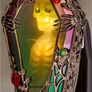 Halloween Bath & body Works 2024 skeleton and coffin LED Light Wallflowers 💀